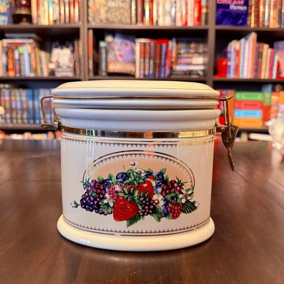 Knott’s Berry Farm Foods Other - Knott's Berry Farm Foods Vintage Fruit Garden Ceramic Canister